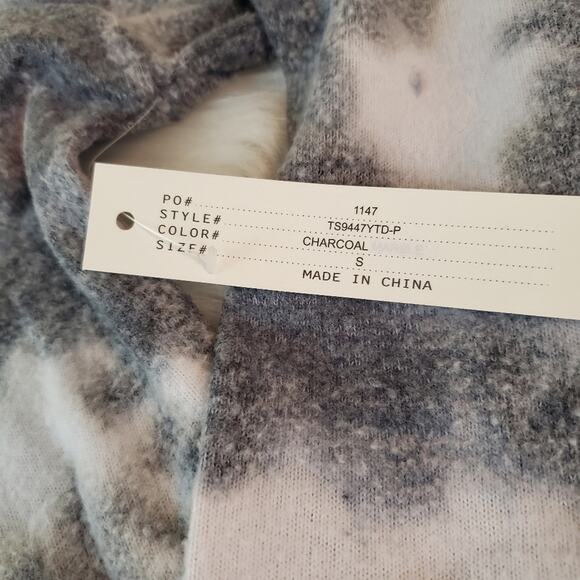 NWT MSRP $55 Theo & Spence Small Tie Dye V-Neck Hoodie - Picture 5 of 8